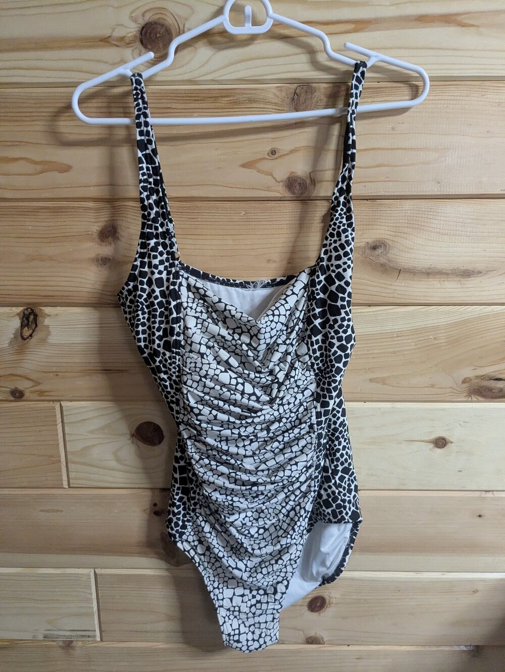 Calvin Klein Large One Piece Black/White Swimsuit Beach